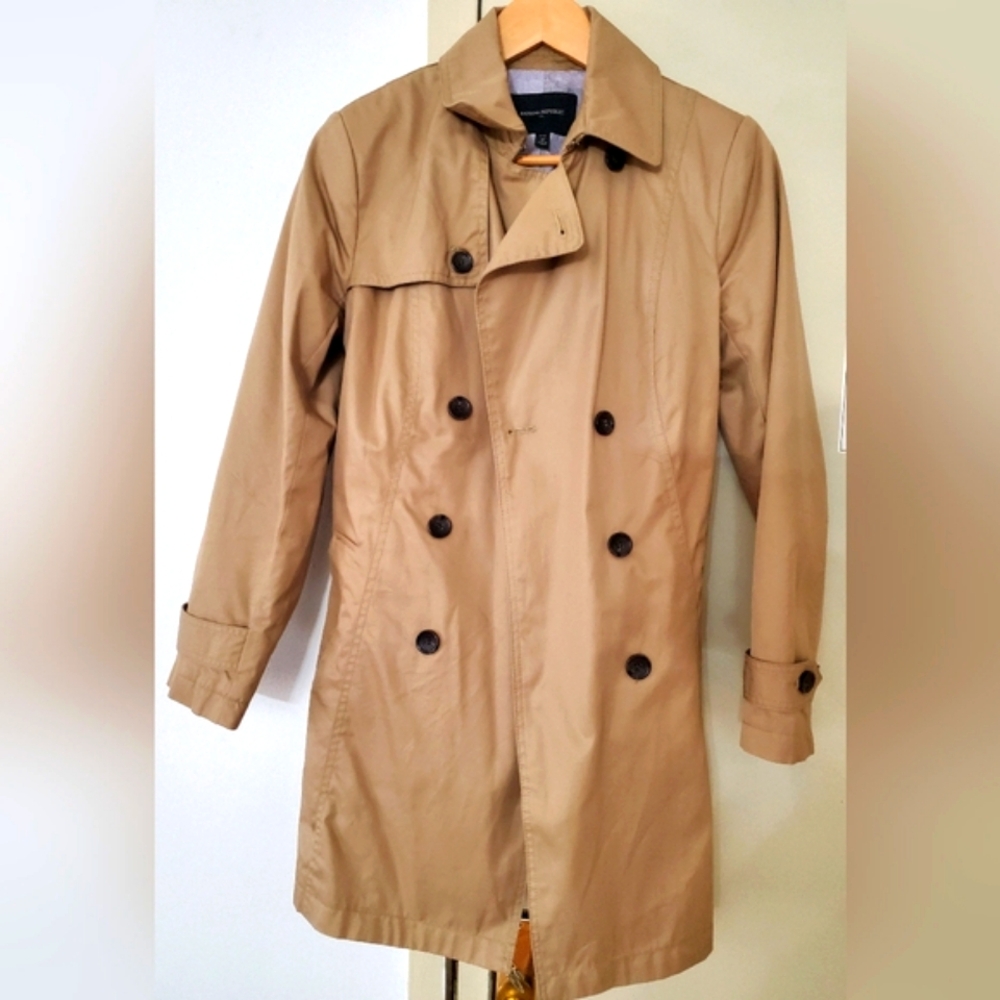 Banana Republic Women's Tan Long Sleeve Peacoat Size Medium Petite